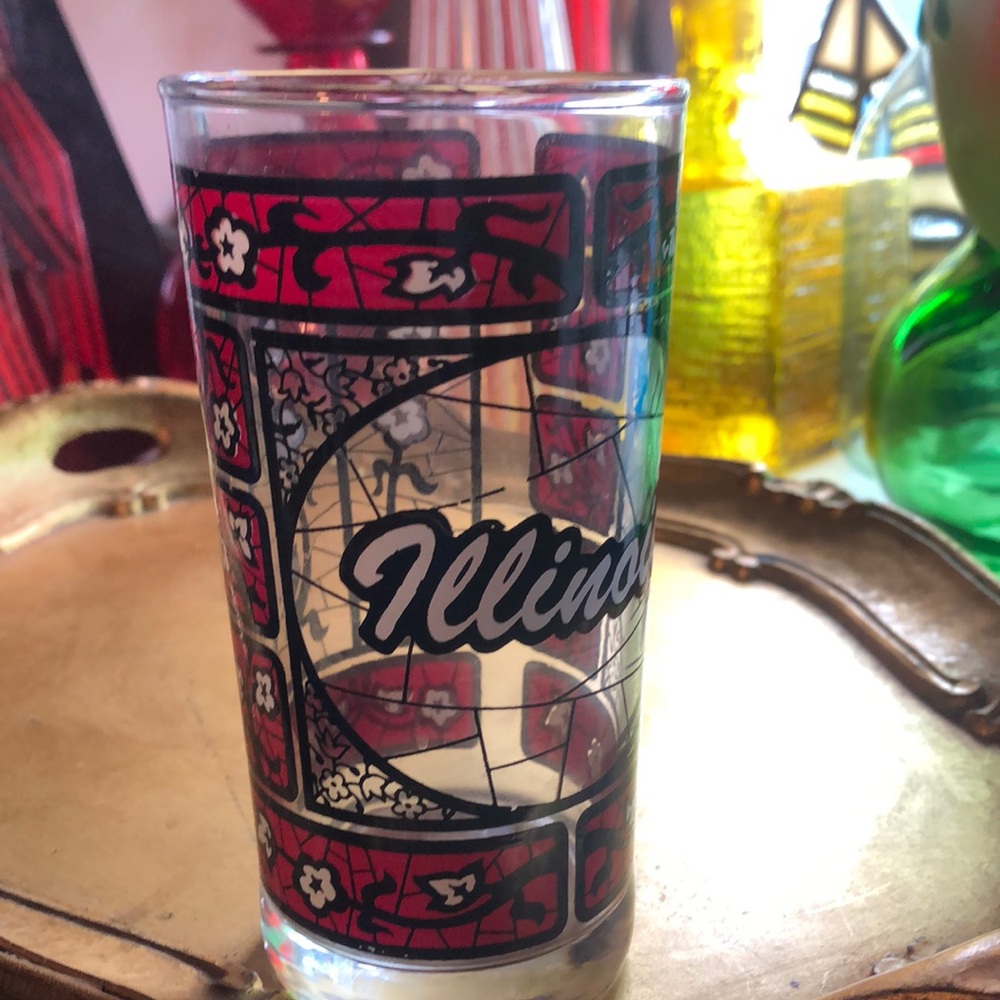 🖤VINTAGE Illinois Souvenir Glass with Red and Black Design